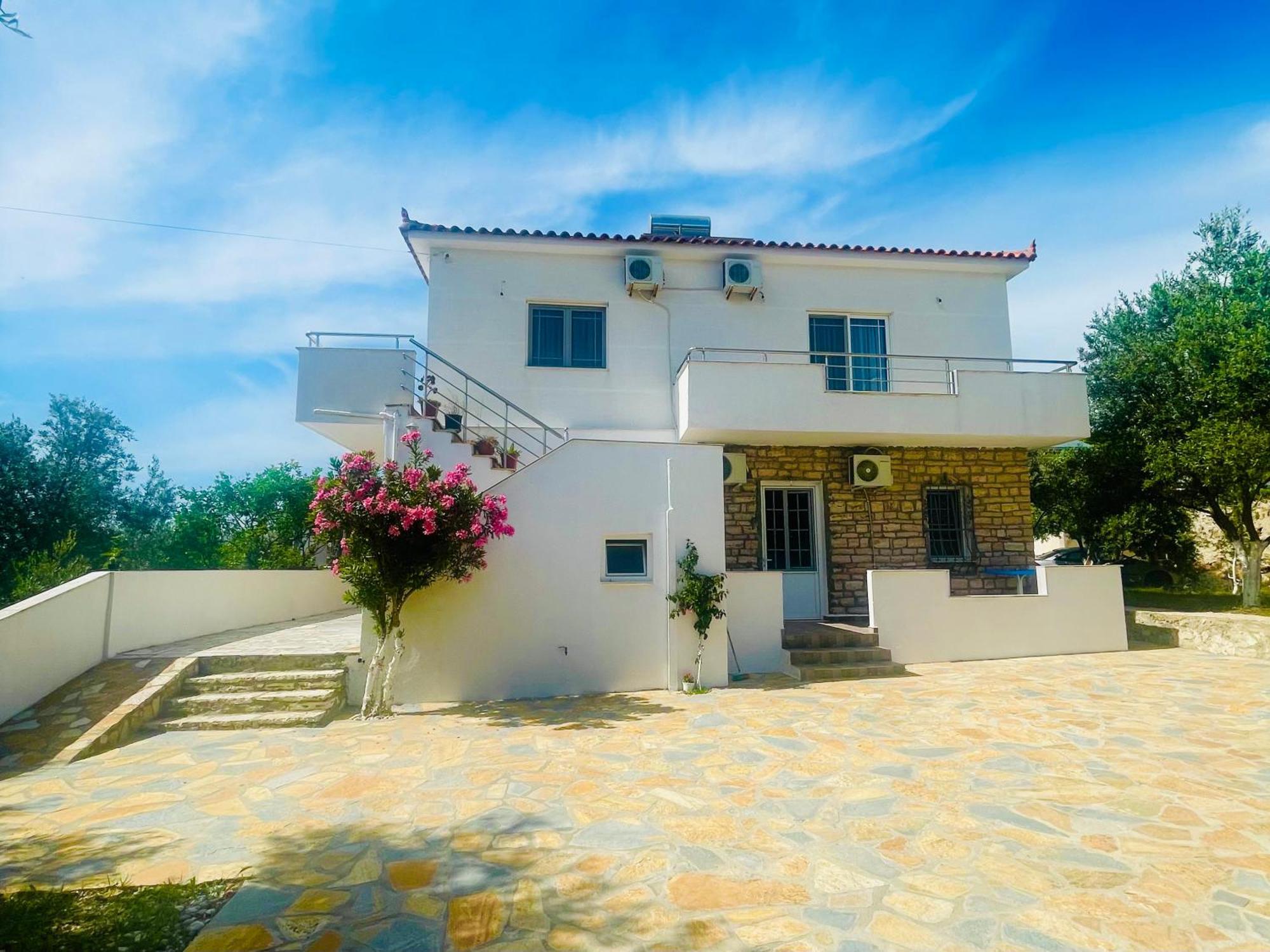 Guesthouse Dollomaja Ksamil Exterior photo